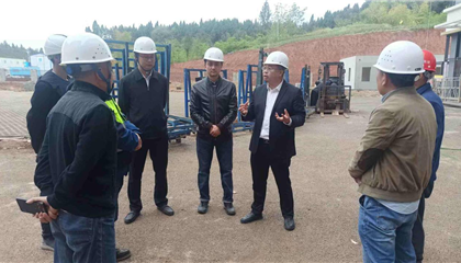 石鎮(zhèn)槐、陳箐帶隊(duì)暗訪督導(dǎo)重大項(xiàng)目建設(shè)和安全生產(chǎn)工作