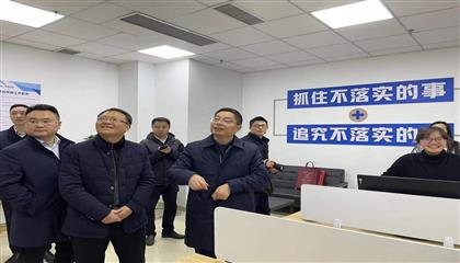 市委常委、組織部部長(zhǎng)張鵬飛一行慰問(wèn)遂寧遂星公司籌備組員工